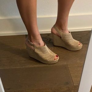 Chinese Laundry Wedges